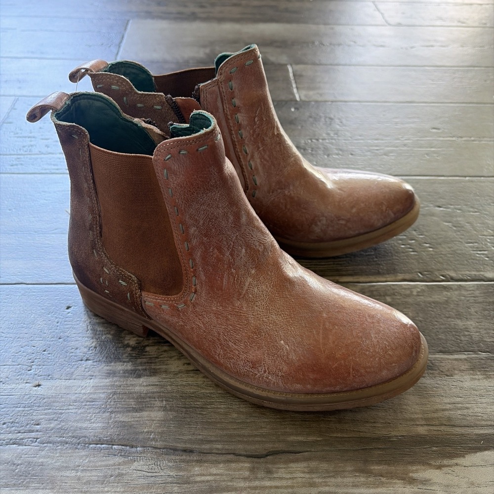 ROAN Womens Almond Leather Ankle Boots Distressed Rust Brown Teal Stitch Sz 8.5